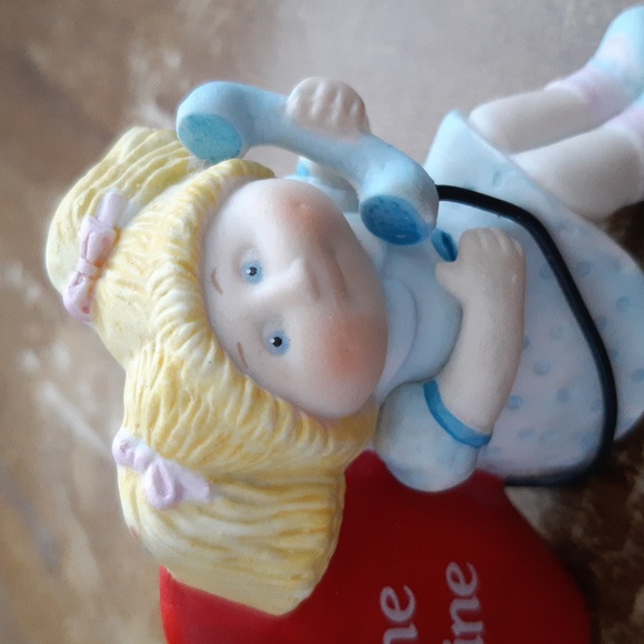 Cabbage Patch Kids Valentine Phone Call - Picture 4 of 6
